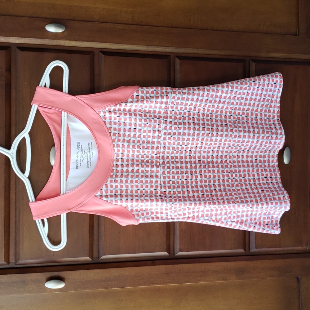 Sport Solution tank with built in shelf bra